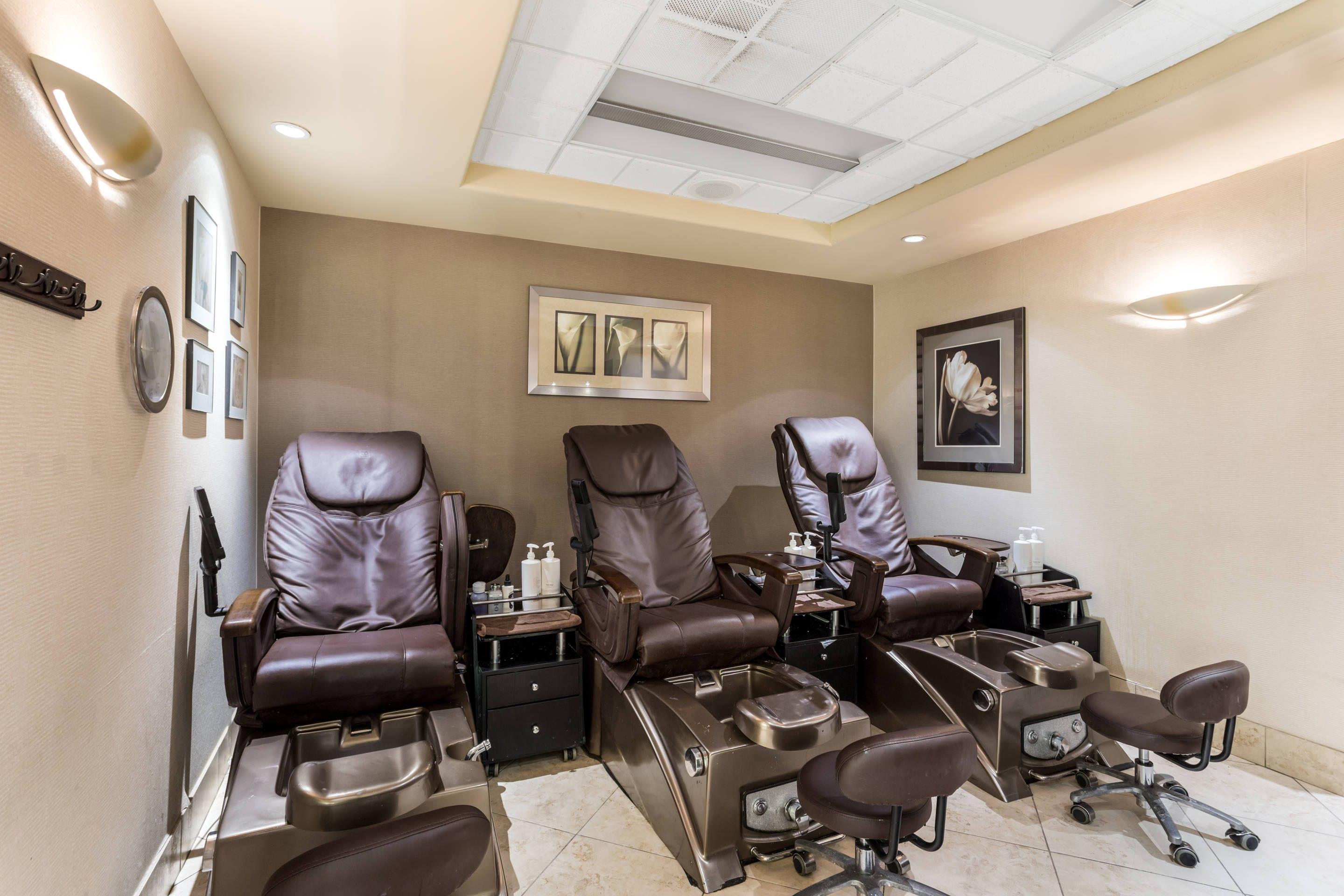 Beauty salon | Traditions Hotel & Spa Johnson City - Binghamton, an Ascend Collection Hotel