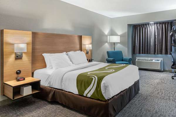  - Quality Inn Downtown San Antonio - I-10 & I-35, Exit 155B