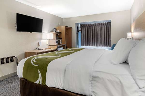 - Quality Inn Downtown San Antonio - I-10 & I-35, Exit 155B