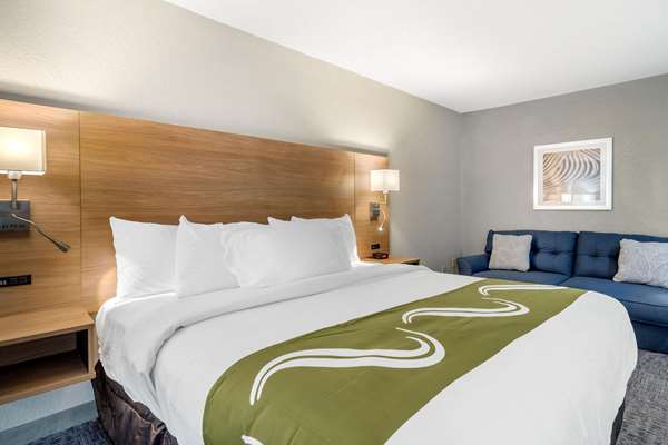  - Quality Inn Downtown San Antonio - I-10 & I-35, Exit 155B