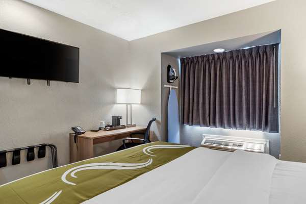  - Quality Inn Downtown San Antonio - I-10 & I-35, Exit 155B