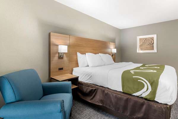  - Quality Inn Downtown San Antonio - I-10 & I-35, Exit 155B