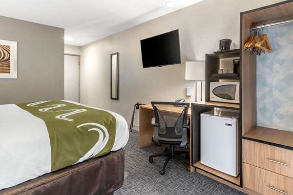  - Quality Inn Downtown San Antonio - I-10 & I-35, Exit 155B