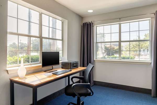 Conference Area - Quality Inn Downtown San Antonio - I-10 & I-35, Exit 155B