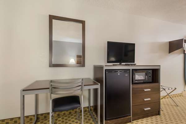  - Quality Inn Madisonville - I-45, Exit 142