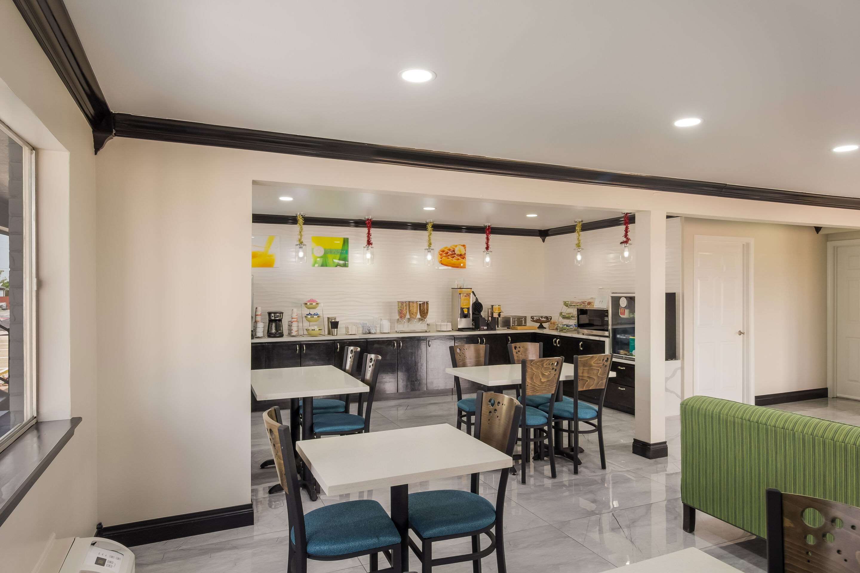 Breakfast area | Quality Inn Madisonville