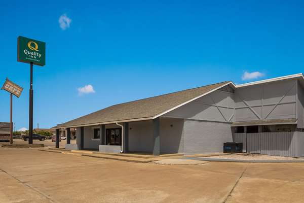 Exterior view - Quality Inn Madisonville - I-45, Exit 142