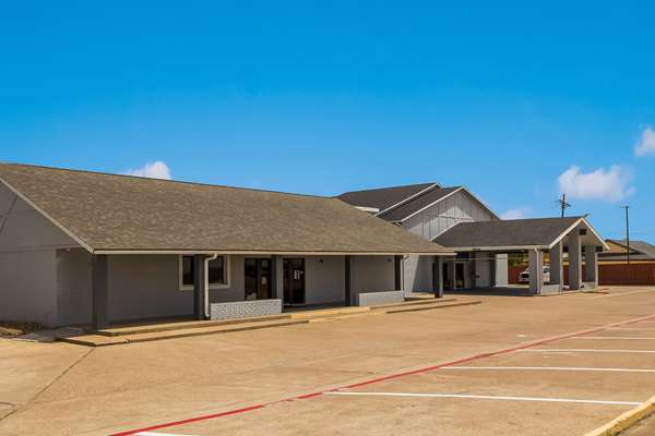 Exterior view - Quality Inn Madisonville - I-45, Exit 142