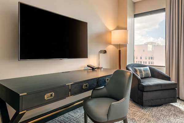  - Cambria Hotel & Convention Center Downtown Houston - I-69, Exits 130 & 131