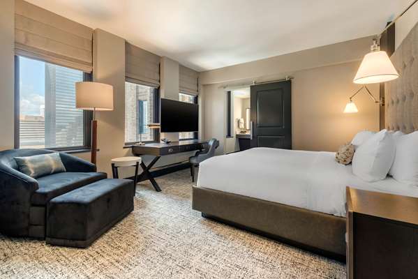  - Cambria Hotel & Convention Center Downtown Houston - I-69, Exits 130 & 131
