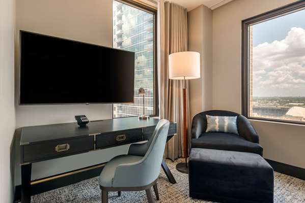  - Cambria Hotel & Convention Center Downtown Houston - I-69, Exits 130 & 131