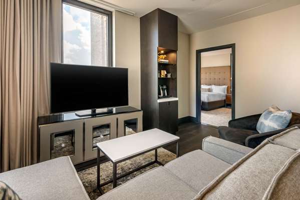 Suite - Cambria Hotel & Convention Center Downtown Houston - I-69, Exits 130 & 131