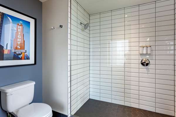  - Cambria Hotel & Convention Center Downtown Houston - I-69, Exits 130 & 131