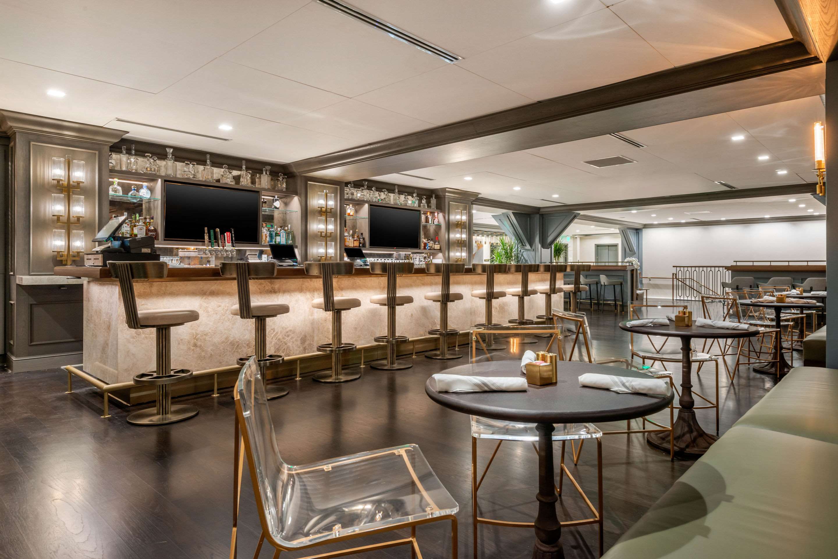 Hotel bar | Cambria Hotel Houston Downtown Convention Center