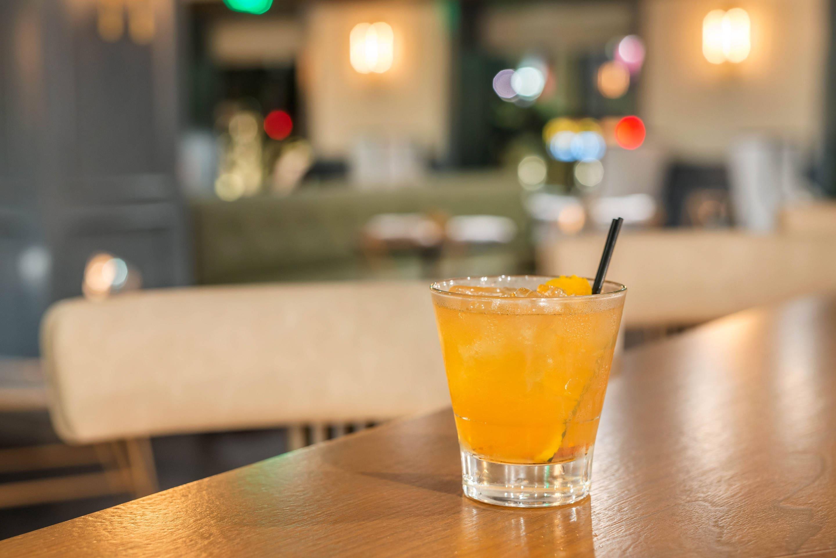 Cocktail lounge | Cambria Hotel Houston Downtown Convention Center