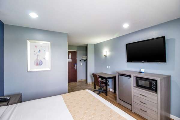  - Rodeway Inn & Suites Port Arthur