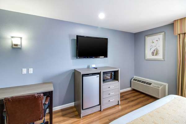  - Rodeway Inn & Suites Port Arthur