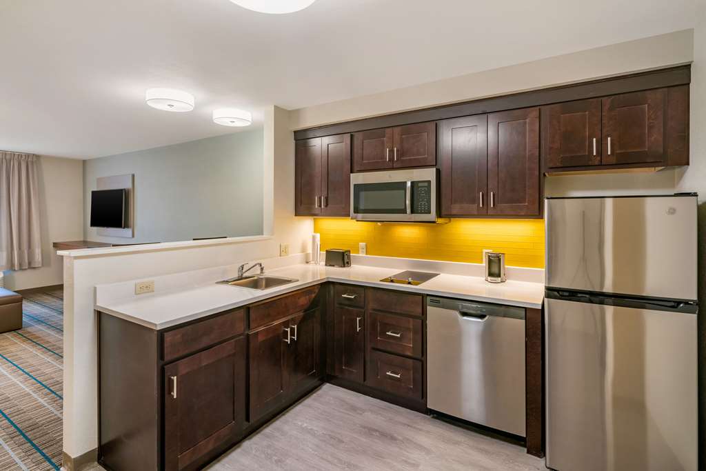 MAINSTAY SUITES SPOKANE AIRPORT-guestroom-Guest Room,Suite,On-Site.jpg