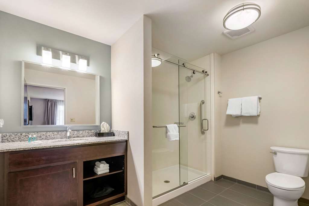 MAINSTAY SUITES SPOKANE AIRPORT-guestroom-Guest Room,Bathroom,On-Site.jpg