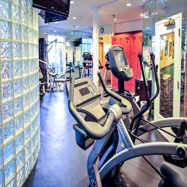 Fitness/ Exercise Room - Varsity Clubs of America Hotel Mishawaka