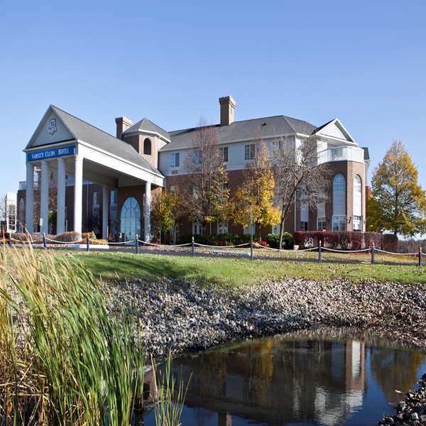 Exterior view - Varsity Clubs of America Hotel Mishawaka