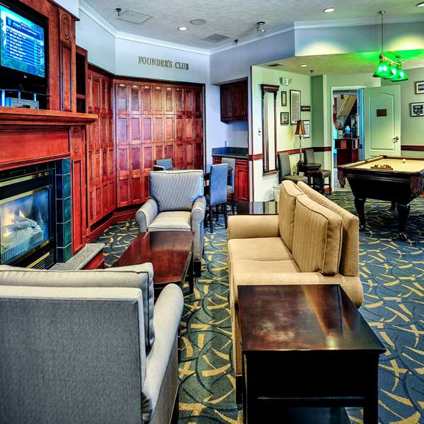 Bar - Varsity Clubs of America Hotel Mishawaka