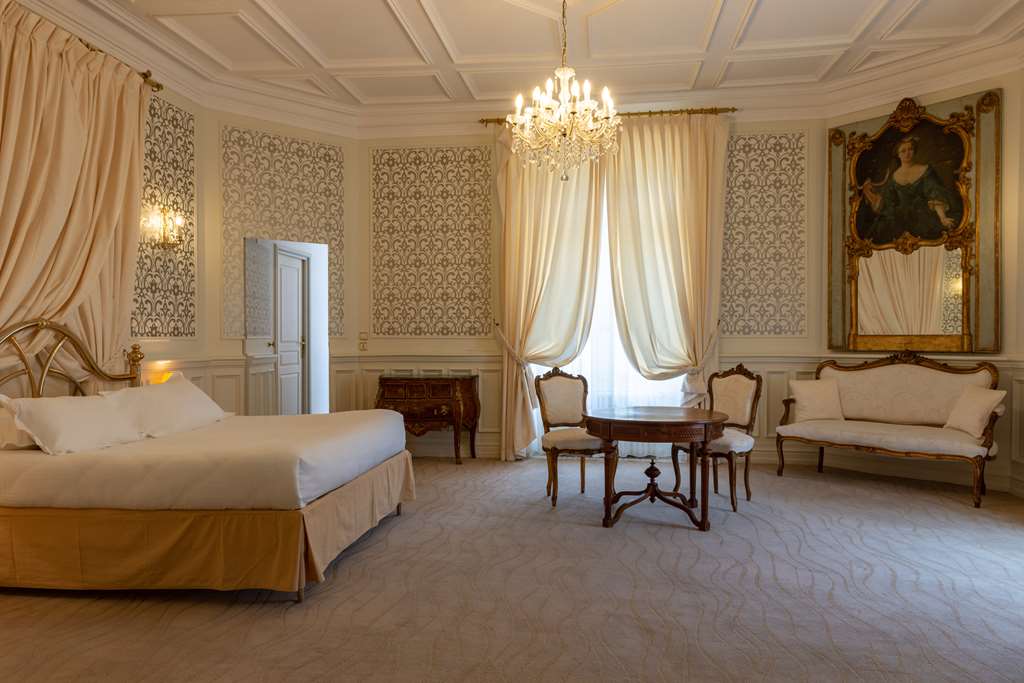 OG RELAIS CHATEAU PERIGNY-guestroom-Guest Room,Suite,On-Site.jpg