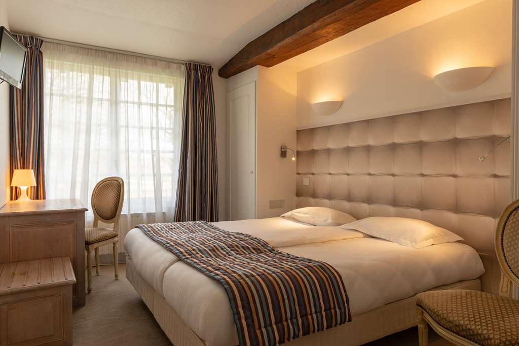 OG RELAIS CHATEAU PERIGNY-guestroom-Guest Room,On-Site.jpg