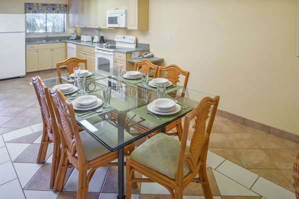 Restaurant - Orbit One Vacation Villas Kissimmee