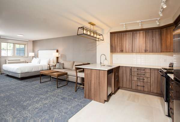  - Pomeroy Hotel Fort McMurray