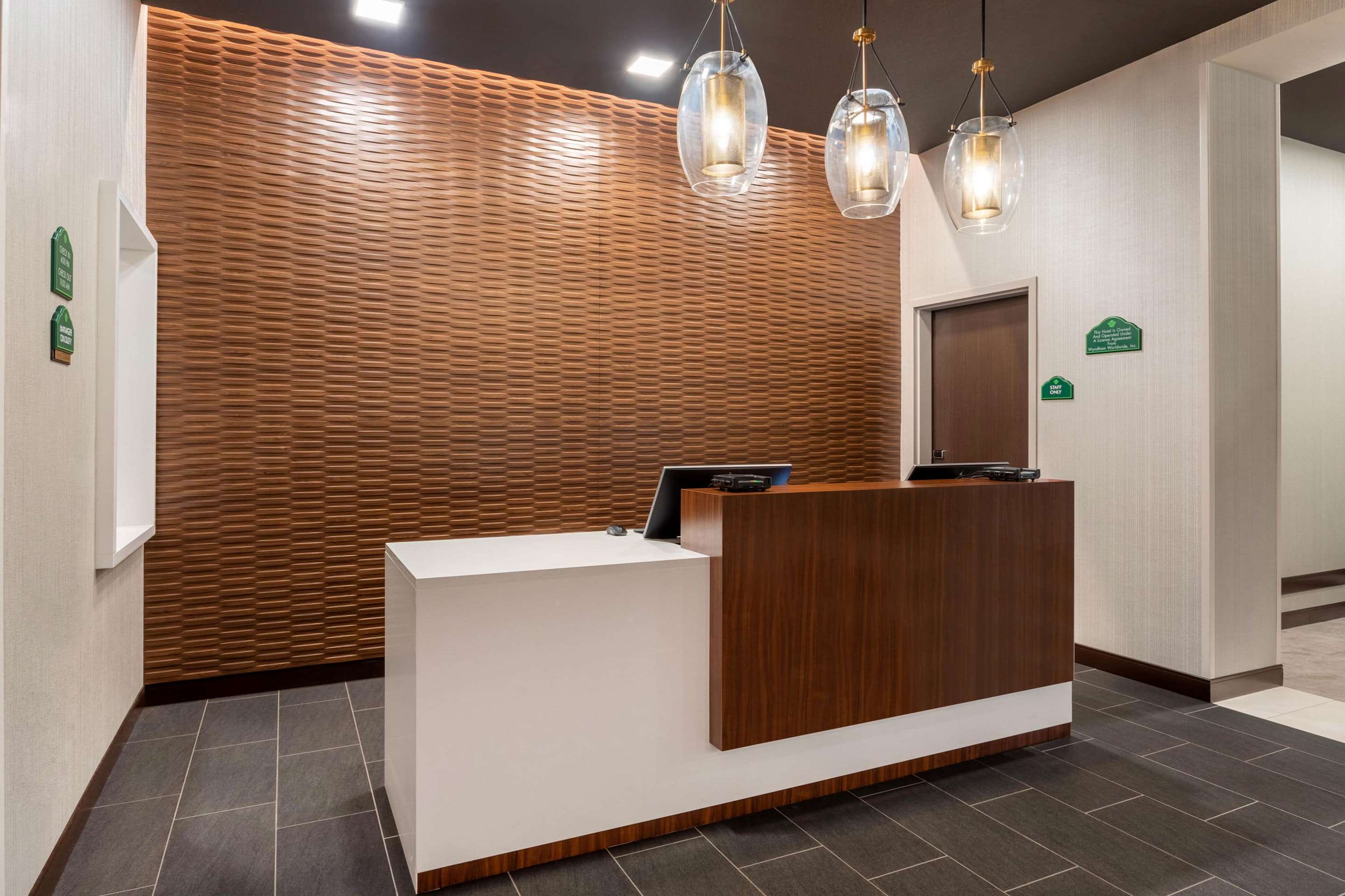 Reception | Wingate by Wyndham Angola
