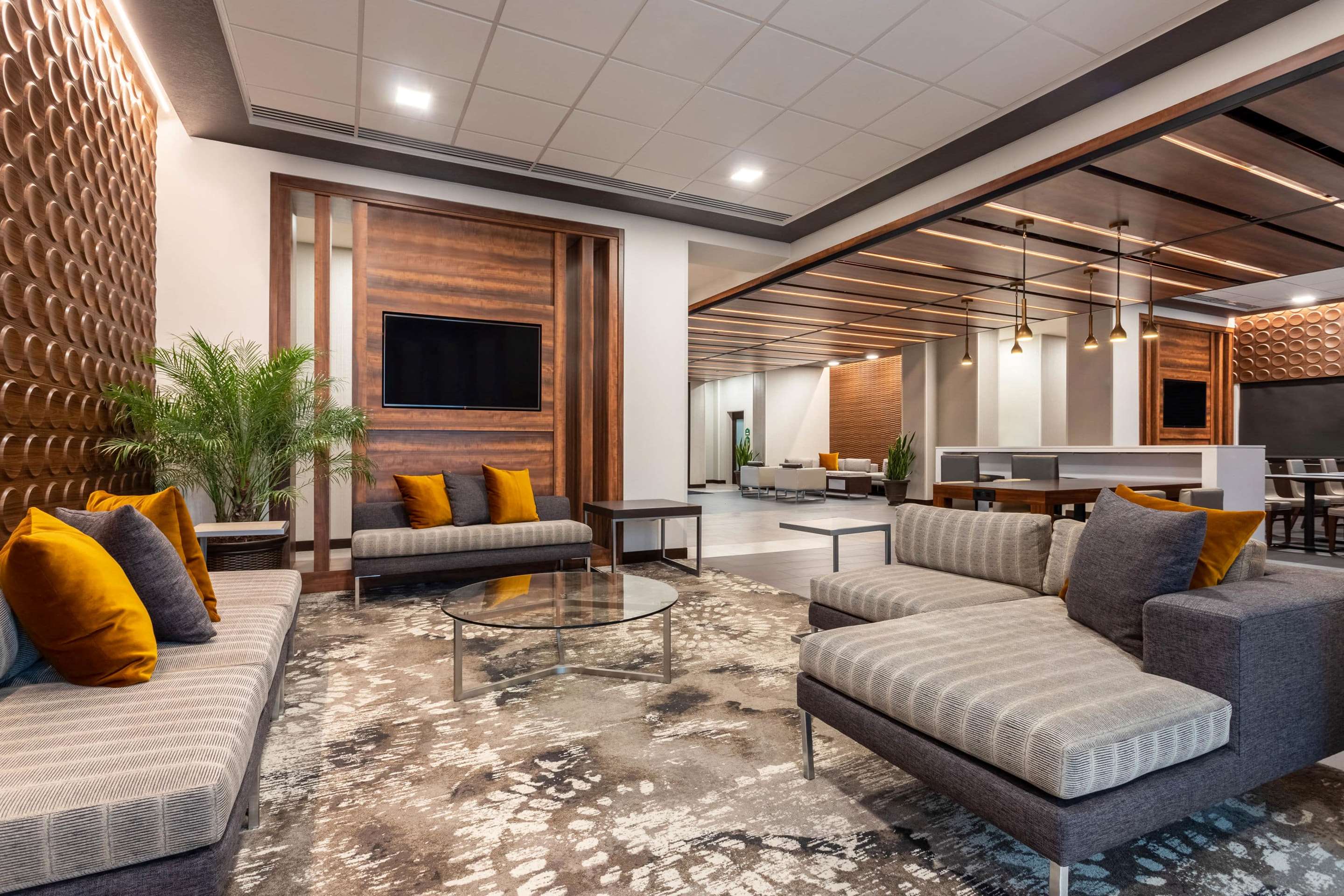 Lobby | Wingate by Wyndham Angola