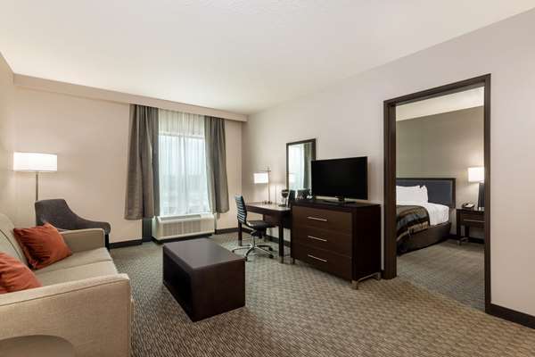 Suite - Wingate by Wyndham Angola - I-69, Exit 348
