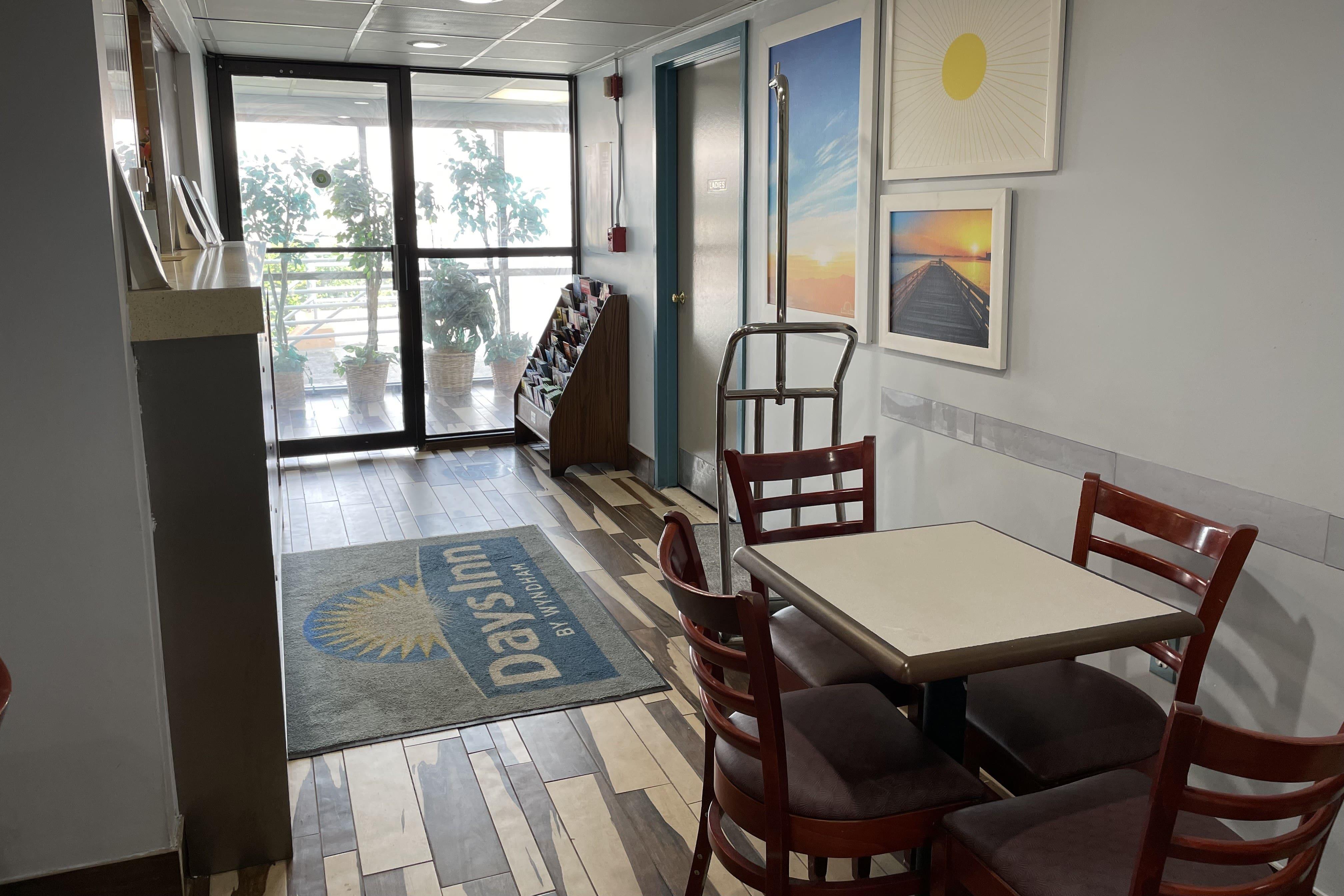 Lobby | Days Inn by Wyndham Jersey City