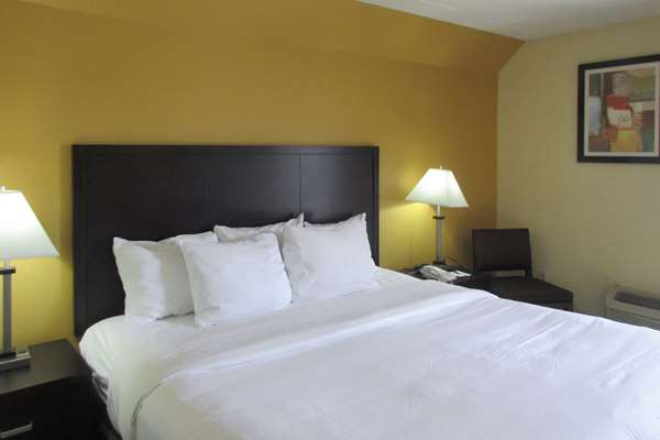  - Quality Inn & Suites Cincinnati - I-71, Exit 8 & 8A