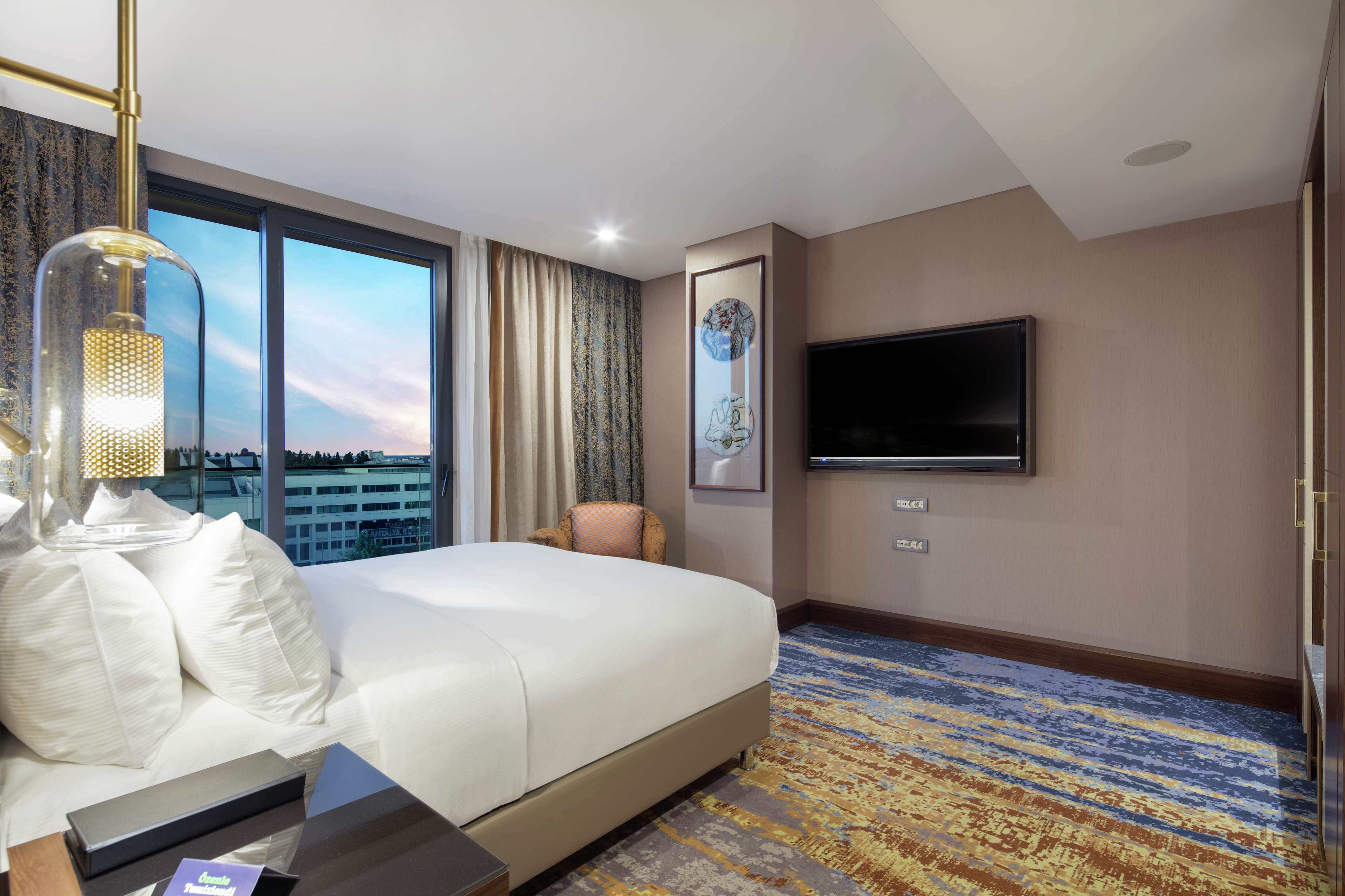 DoubleTree By Hilton Antalya City Centre Room Type - KING GUEST ROOM WITH VIEW