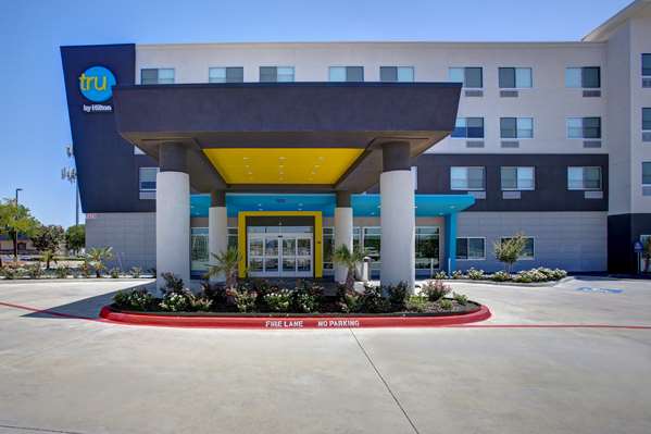 Exterior view - Tru by Hilton Hotel Grand Prairie