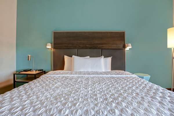  - Tru by Hilton Hotel Grand Prairie