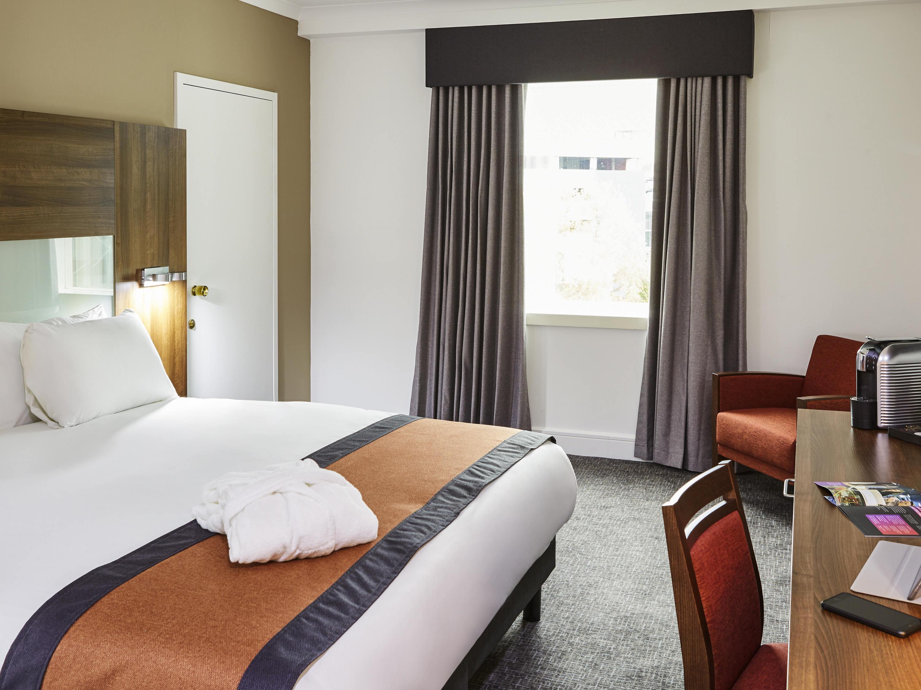 Mercure St Helens - Tap to explore photos