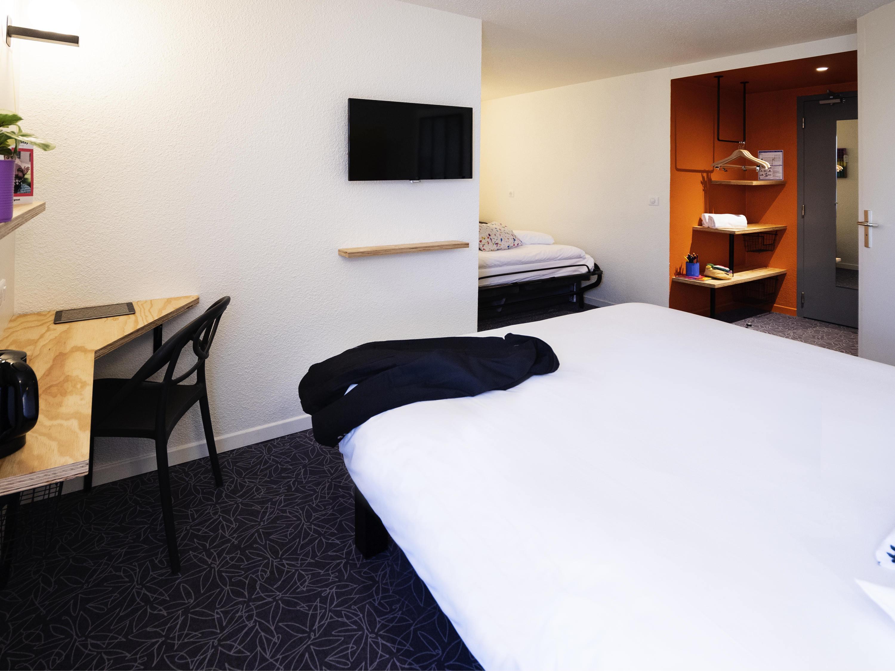 Greet Hotel Beaune Room Type - Family Pop Room for 4 people