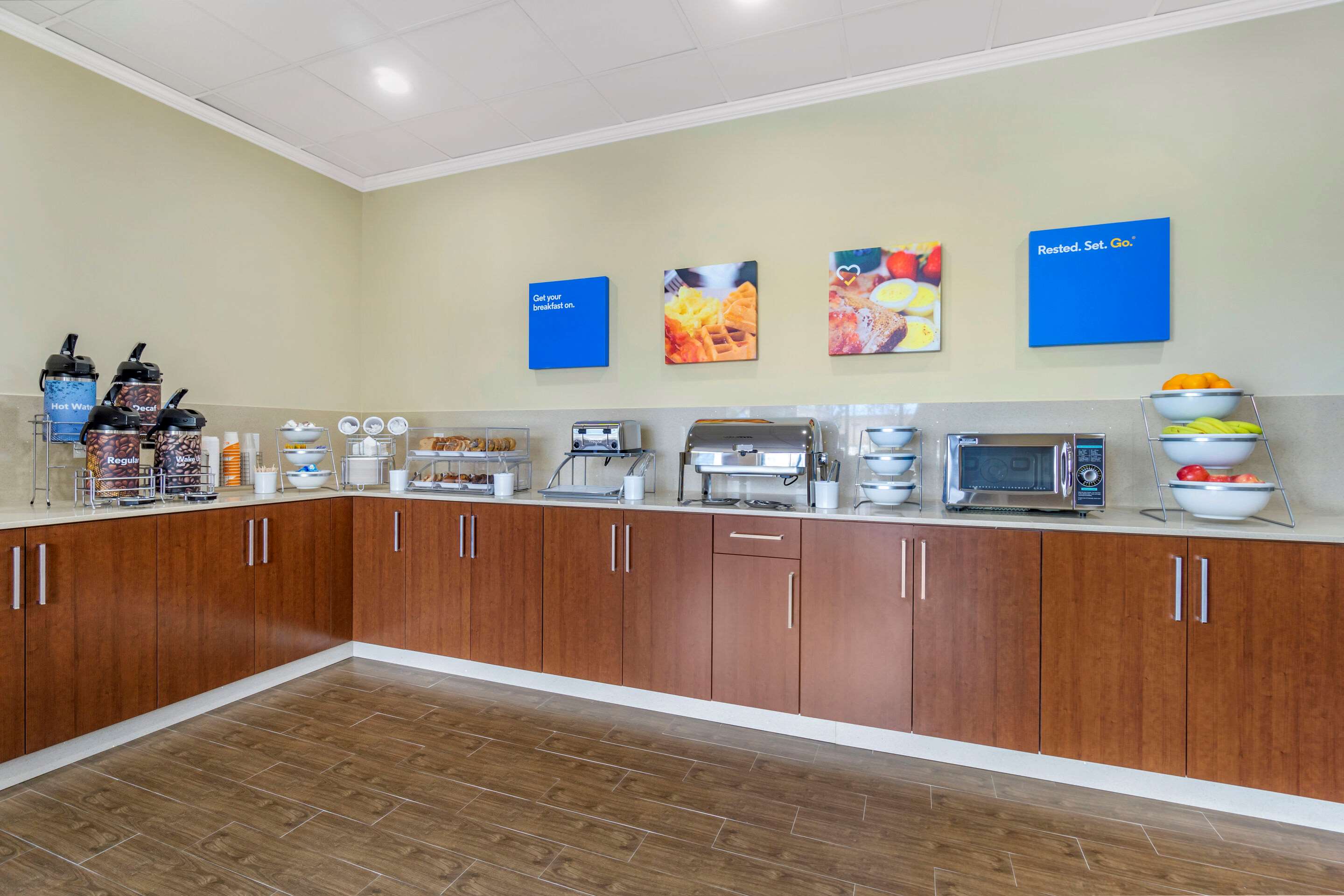 Breakfast area