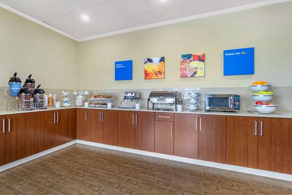 Amenities - Comfort Inn & Suites Lakewood - I-5, Exit 124