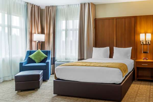 Suite - Comfort Inn & Suites Lakewood - I-5, Exit 124
