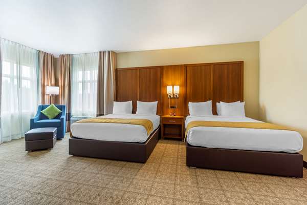 Suite - Comfort Inn & Suites Lakewood - I-5, Exit 124