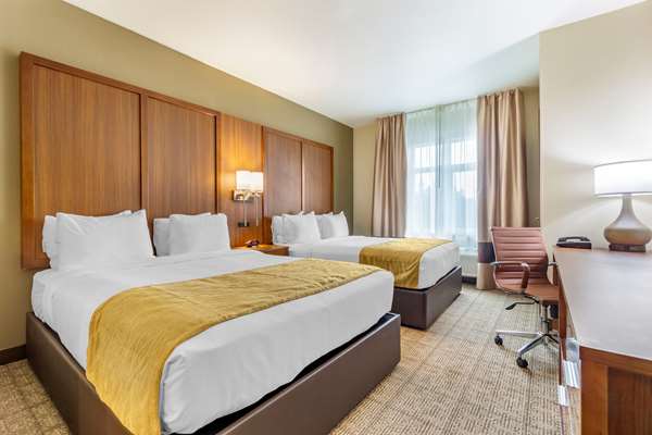 Suite - Comfort Inn & Suites Lakewood - I-5, Exit 124