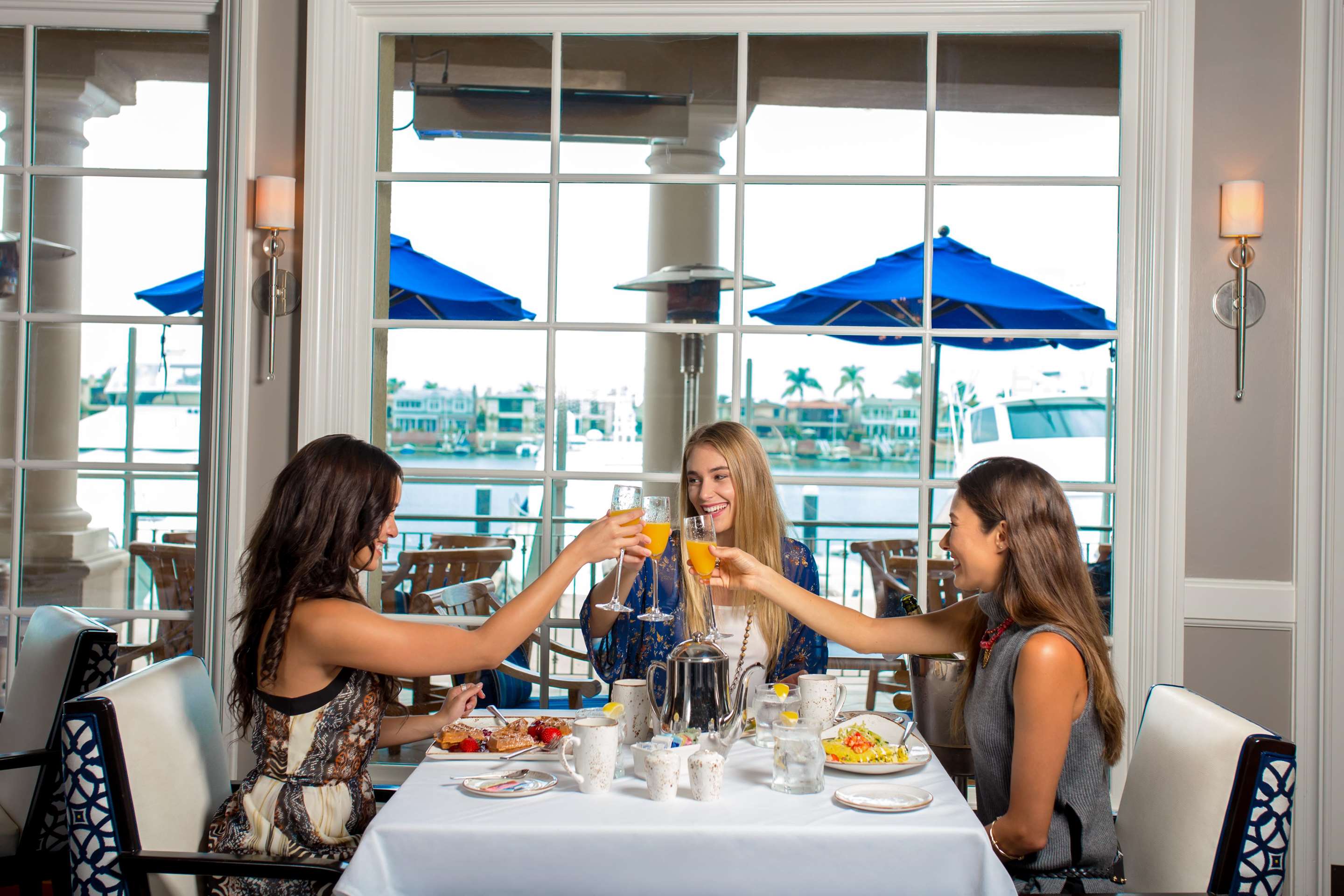 Restaurant | Balboa Bay Resort