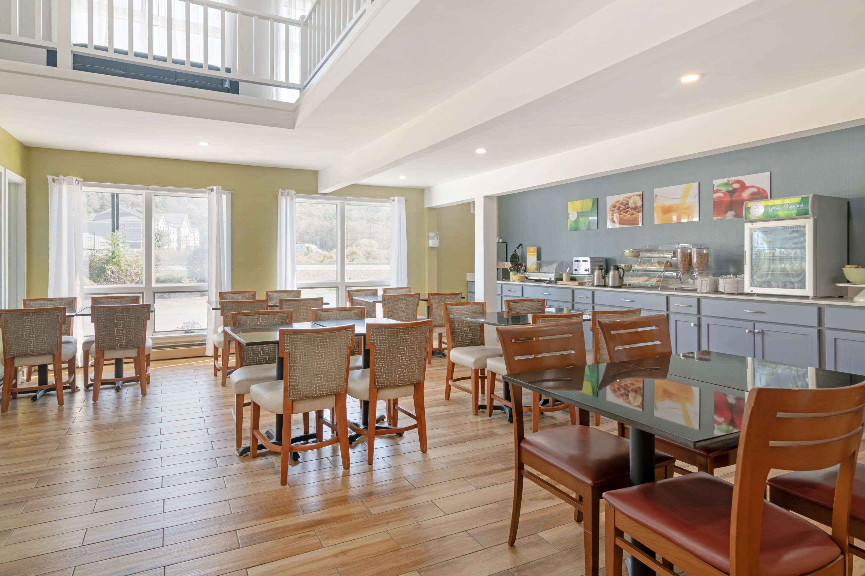 Spacious breakfast area | Quality Inn