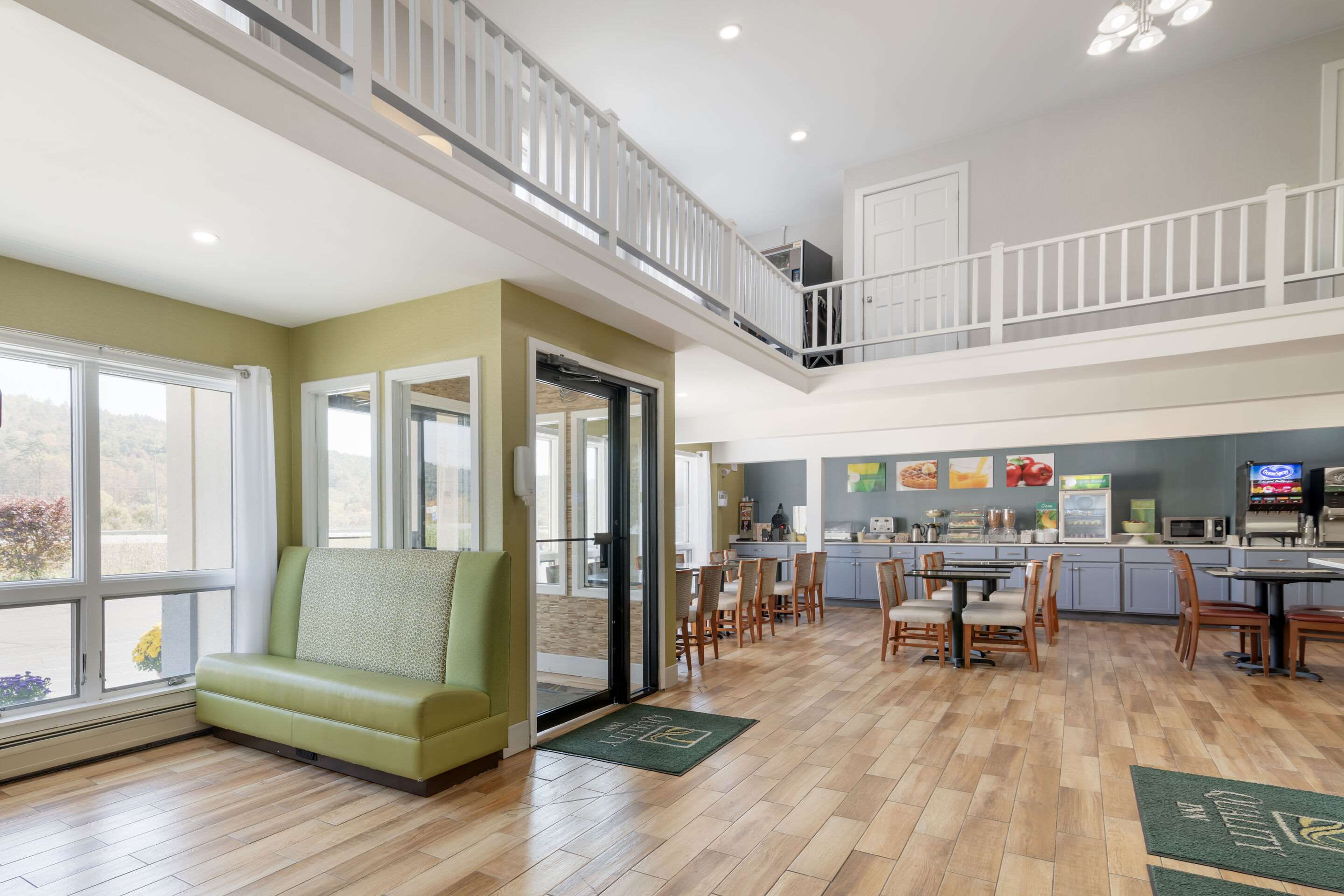 Breakfast area | Quality Inn
