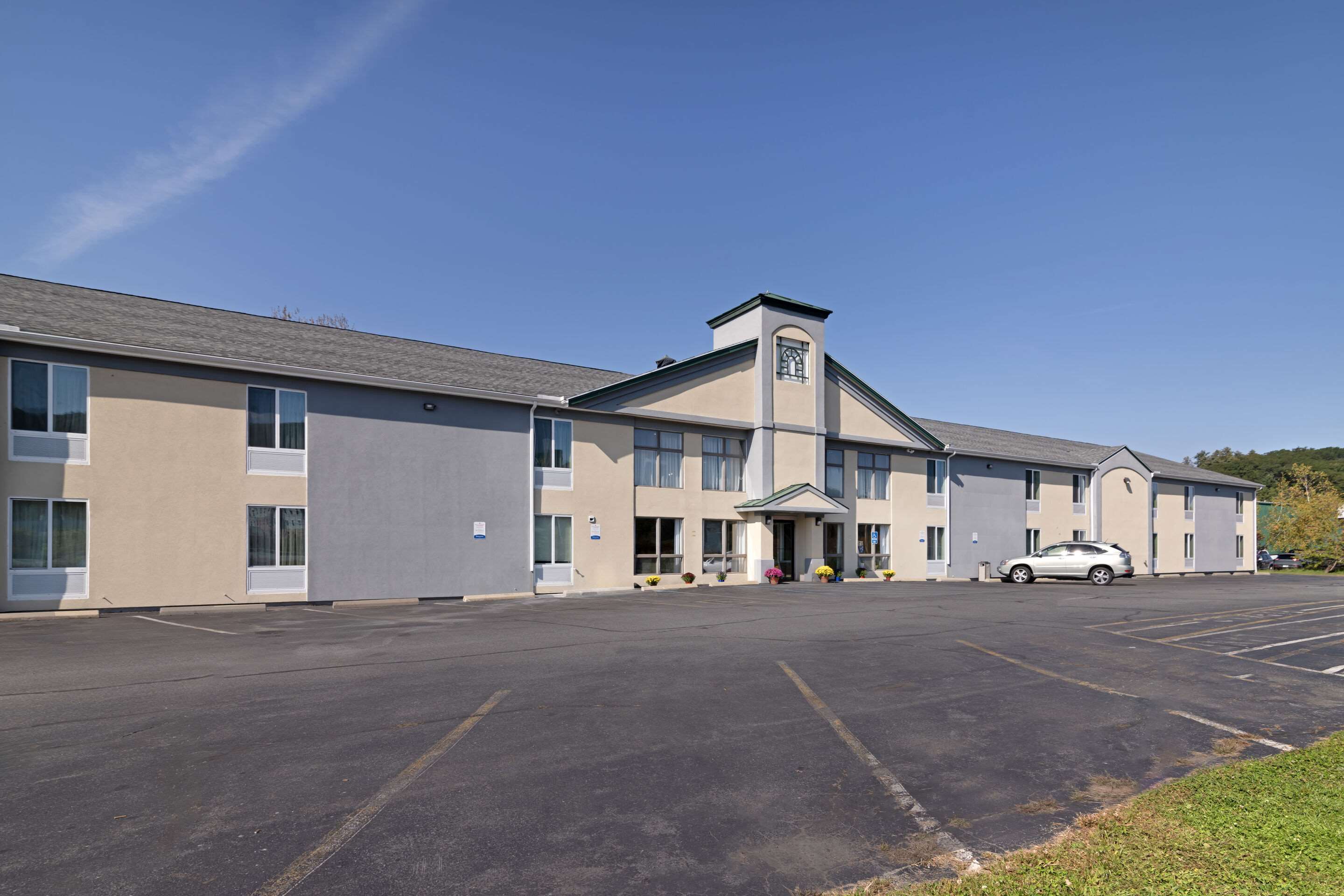 Hotel exterior | Quality Inn