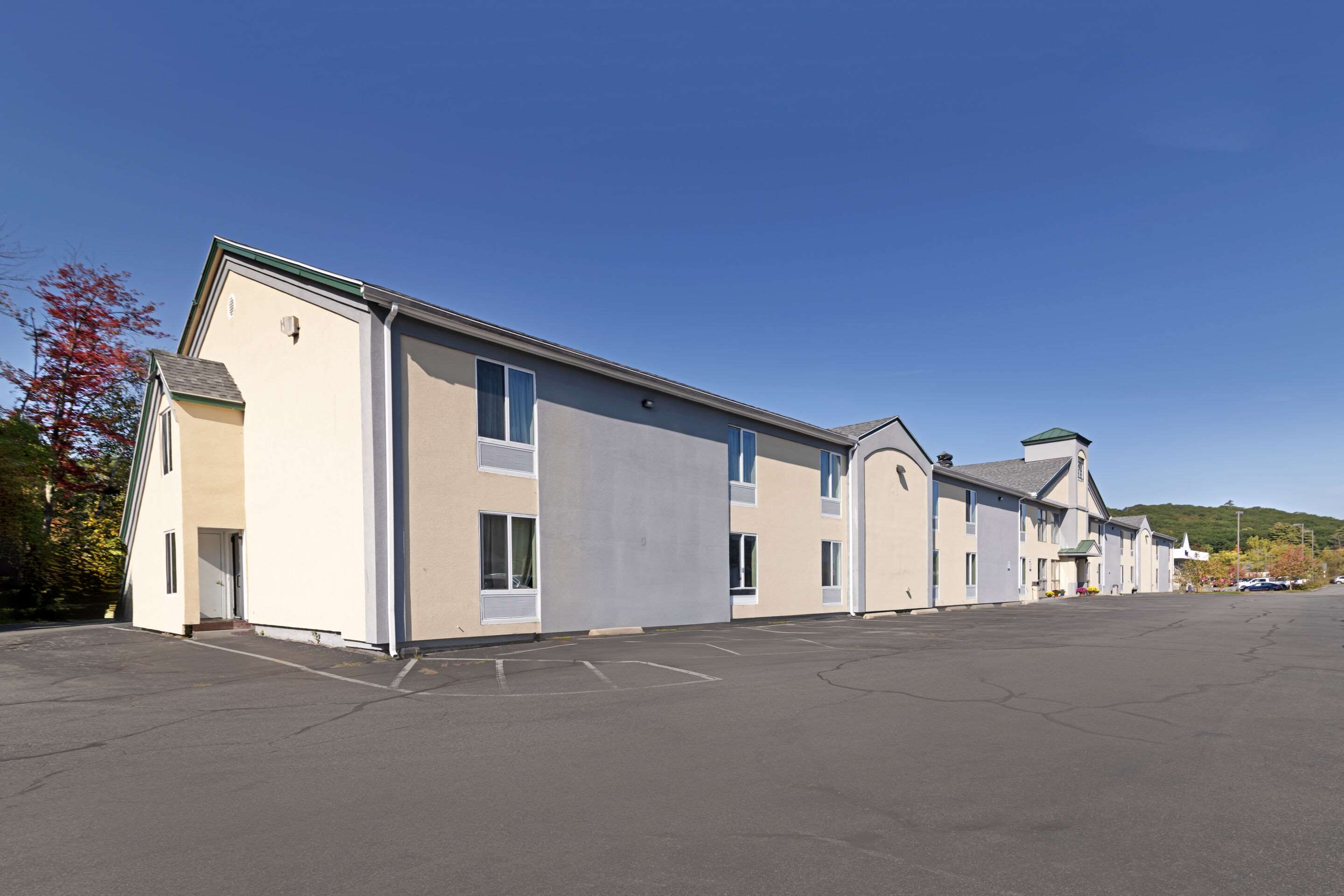 Hotel exterior | Quality Inn